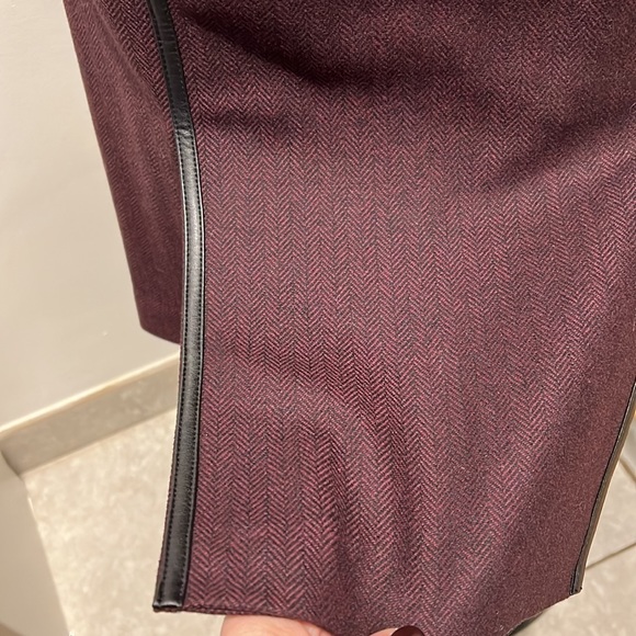 ANN TAYLOR LOFT HERRINGBONE SKIRT w/LEATHER STRIPES - Picture 7 of 10